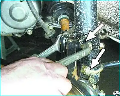 Снятие передней амортизационной стойки Снятие передней амортизационной стойки