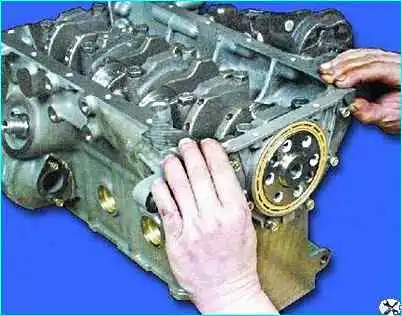 Сборка двигателя автомобиля Сборка двигателя автомобиля