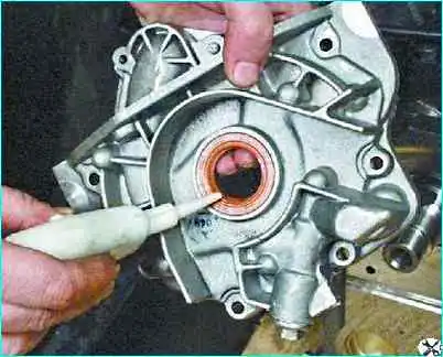 Сборка двигателя автомобиля Сборка двигателя автомобиля