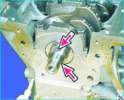 Сборка двигателя автомобиля Сборка двигателя автомобиля