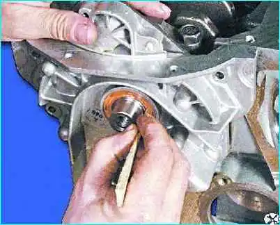 Сборка двигателя автомобиля Сборка двигателя автомобиля