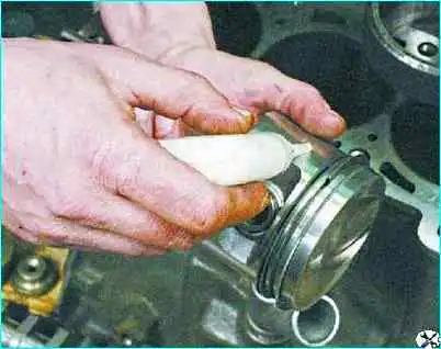 Сборка двигателя автомобиля Сборка двигателя автомобиля