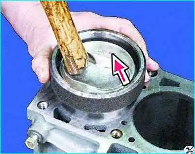 Сборка двигателя автомобиля Сборка двигателя автомобиля