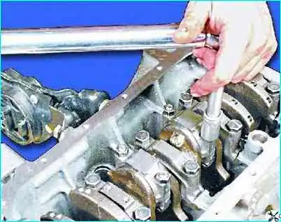 Сборка двигателя автомобиля Сборка двигателя автомобиля