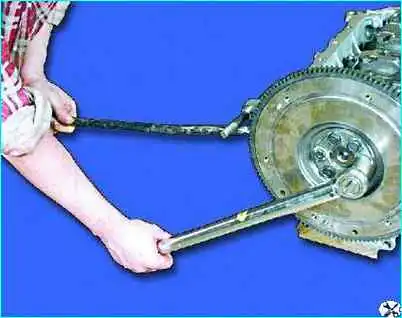 Сборка двигателя автомобиля Сборка двигателя автомобиля