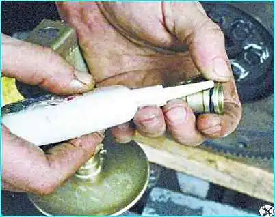 Сборка двигателя автомобиля Сборка двигателя автомобиля