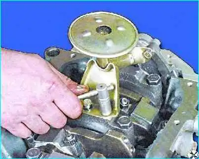 Сборка двигателя автомобиля Сборка двигателя автомобиля