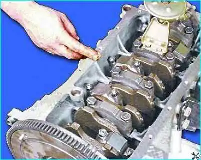 Сборка двигателя автомобиля Сборка двигателя автомобиля