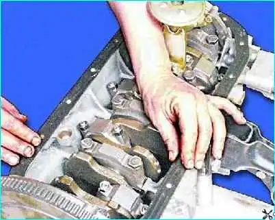 Сборка двигателя автомобиля Сборка двигателя автомобиля