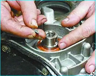 Сборка двигателя автомобиля Сборка двигателя автомобиля