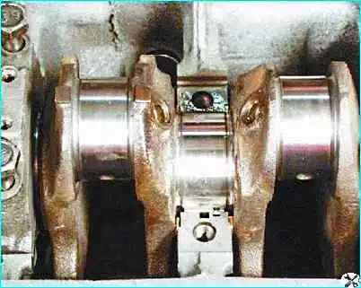 Сборка двигателя автомобиля Сборка двигателя автомобиля