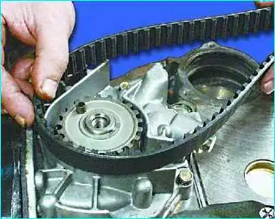 Сборка двигателя автомобиля Сборка двигателя автомобиля