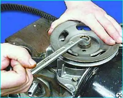 Сборка двигателя автомобиля Сборка двигателя автомобиля