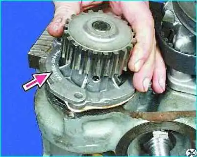 Сборка двигателя автомобиля Сборка двигателя автомобиля