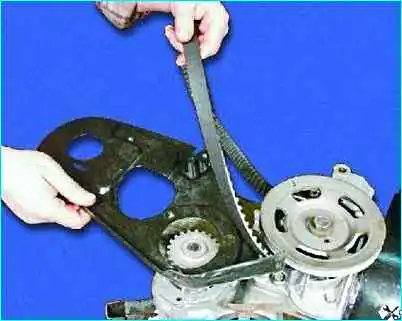 Сборка двигателя автомобиля Сборка двигателя автомобиля