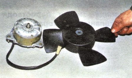 Снятие электровентилятора радиатора ВАЗ-2109