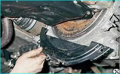 Снятие коробки передач автомобиля ВАЗ-2110 Снятие коробки передач автомобиля