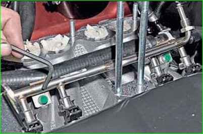 Промывка рампы и форсунок двигателя автомобиля Нива Шевроле
