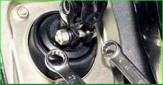 Снятие и установка рулевой колонки автомобиля ВАЗ-2123
