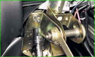 Снятие и установка рулевой колонки автомобиля ВАЗ-2123