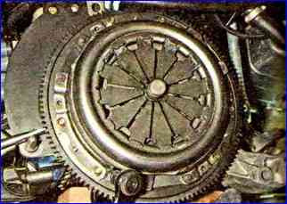 Заміна агрегатів зчеплення двигуна ВАЗ-21114