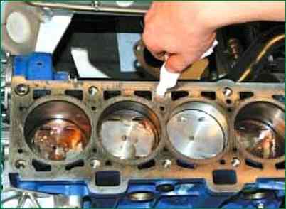 Austausch der Zylinderkopfdichtung des VAZ-21126-Motors
