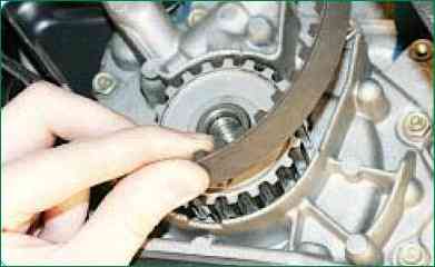 Replacing the timing belt and tension pulley of the VAZ-21126 engine
