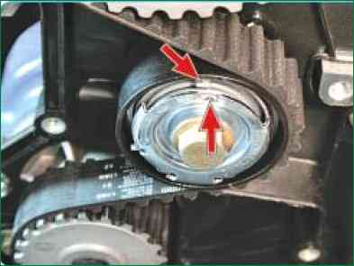 Замена ремня ГРМ и натяжного ролика двигателя ВАЗ-21126