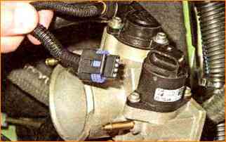 Как проверить и заменить регулятор холостого хода двигателя ВАЗ-21114