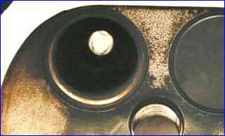 Lapping in cylinder head valves of VAZ-21126 engine