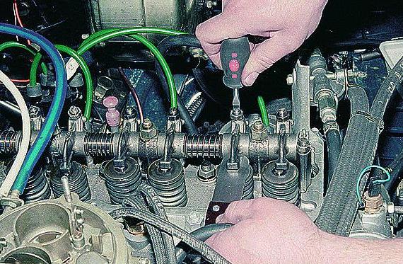 Регулювання зазору між клапанами та коромислами двигуна ЗМЗ-4025, ЗМЗ-4026