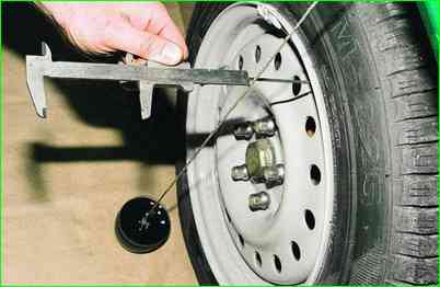 Adjusting wheel toe and camber