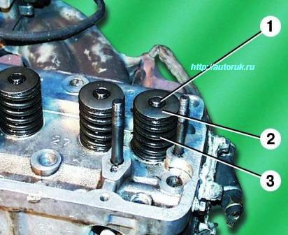 Zylinderkopf des Motors 402 des GAZ-3110 aus- und einbauen