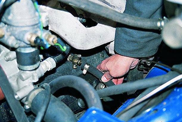 Replacing the engine coolant of a GAZ-3110 car