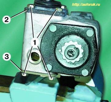 Зняття та перевірка механізму рульового управління ГАЗ-3110