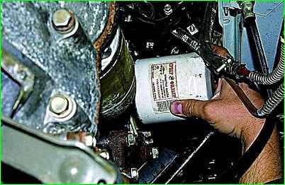 Replacing the oil and oil filter of the GAZ-2705 engine with the ZMZ-406 engine