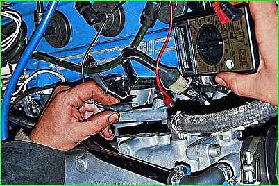 Checking the injector without removing it from the engine