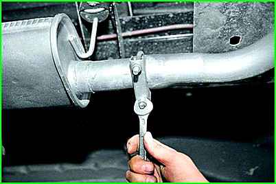 How to replace the muffler and resonator of the GAZ-2705 car