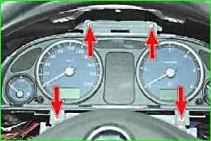 Removing the instrument cluster of a car manufactured since 2003