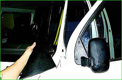 Removing and installing a windshield glass