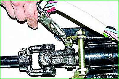 Removing the steering wheel and steering column GAZ-2705