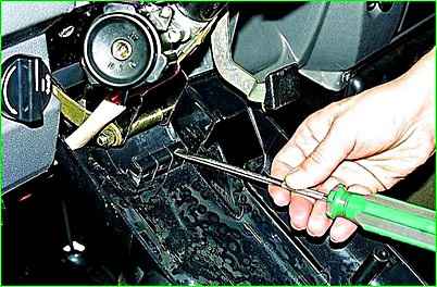 Removing the steering wheel and steering column GAZ-2705