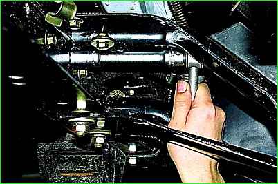 Снятие рулевого механизма автомобиля ГАЗ-2705