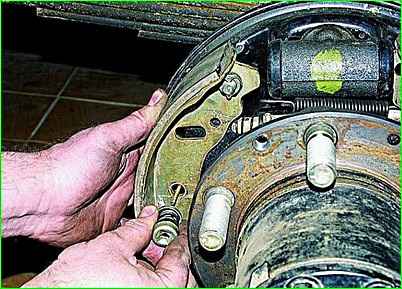 How to replace rear pads GAZ-2705