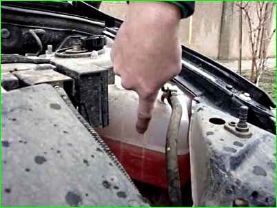 How to replace engine coolant