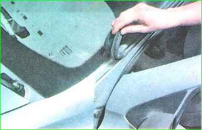 Cómo reemplazar el parabrisas de un automóvil Lada Granta
