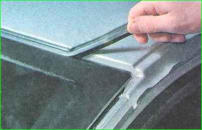 Cómo reemplazar el parabrisas de un automóvil Lada Granta