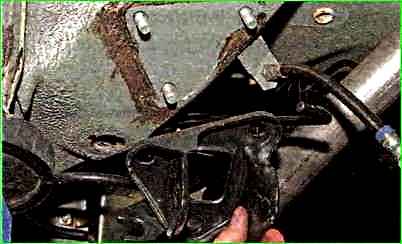 How to remove and install the rear suspension beam of the Lada Granta