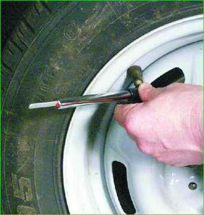 Проверка давления в шинах