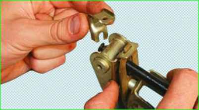 Removing and installing the brake pressure regulator